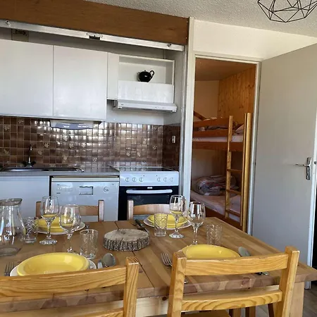 Apartment 4 Pers Avec Balcons, Parking Et Acces Direct Aux Pistes - - Fr-1-330d-47 Montgenevre